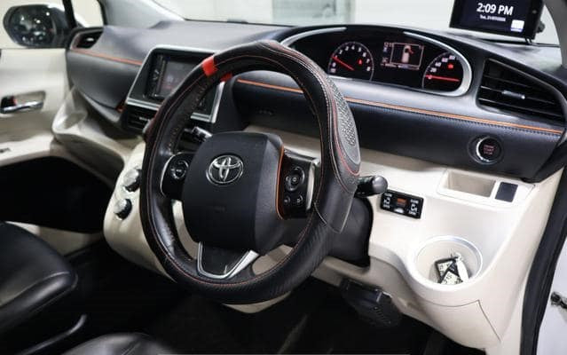 Toyota Sienta 2016 1.5 G-A Automática — 6 plazas