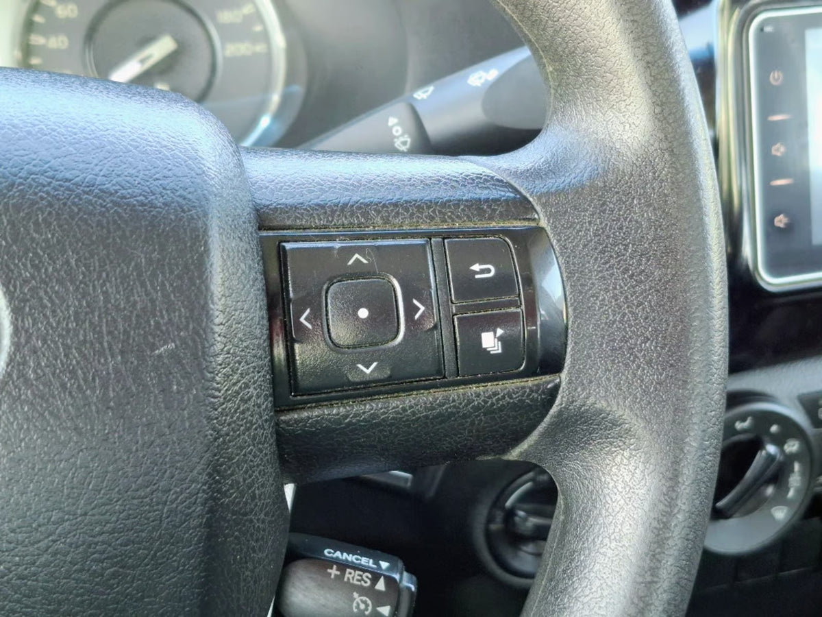Toyota Hilux DX 2.4 Diésel 4x4 MT Doble Cabina 2024