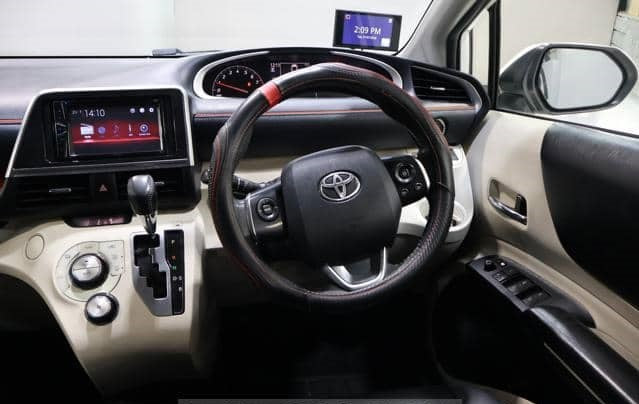 Toyota Sienta 2016 1.5 G-A Automática — 6 plazas