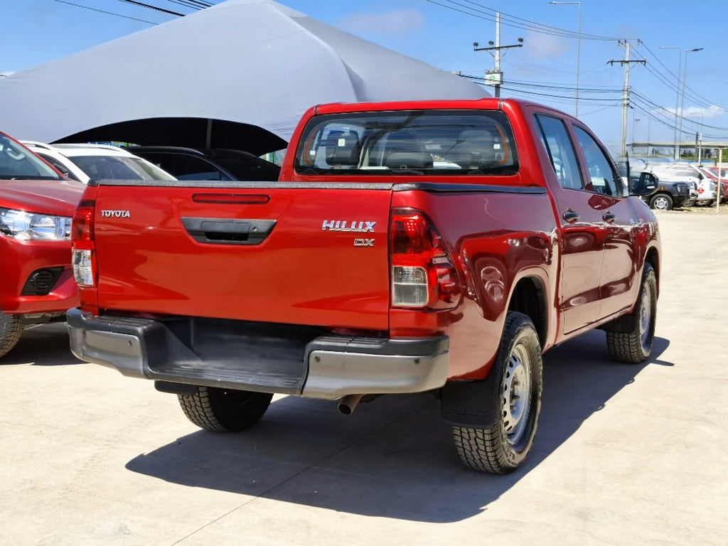 Toyota Hilux DX 2.4 Diésel 4x4 MT Doble Cabina 2024