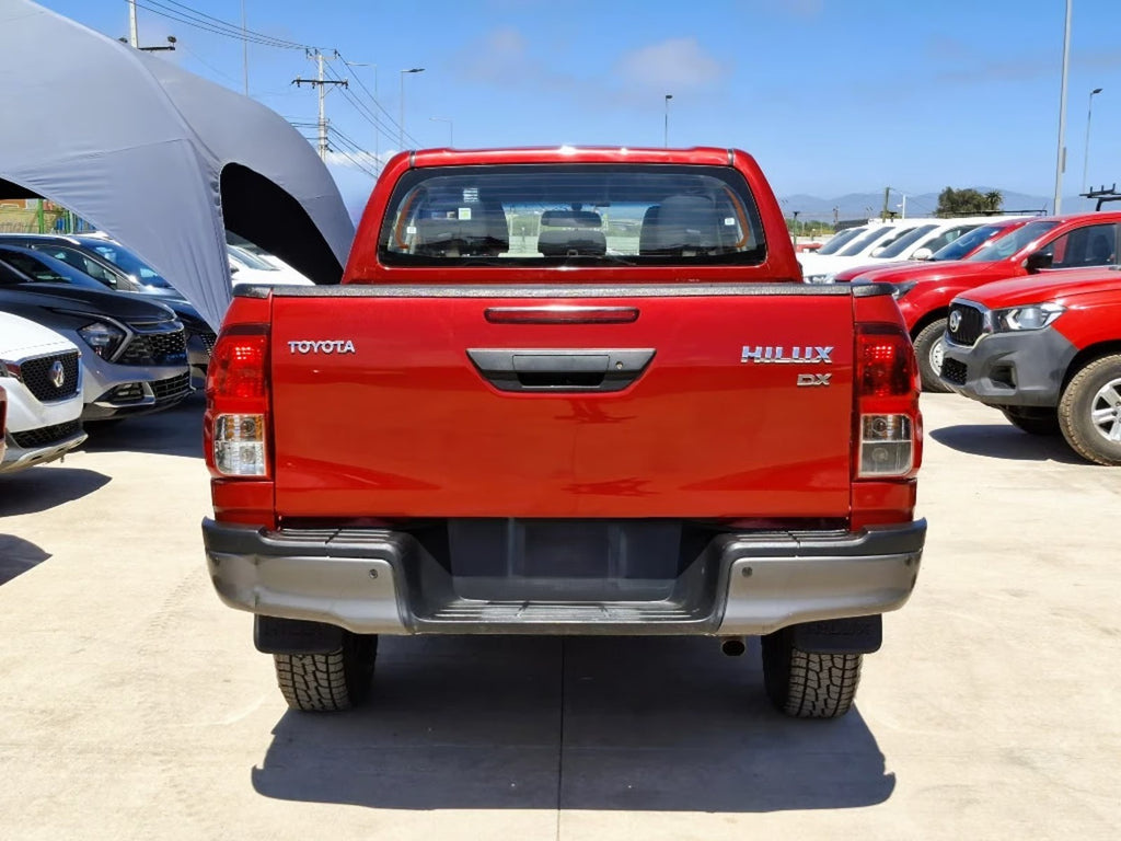 Toyota Hilux DX 2.4 Diésel 4x4 MT Doble Cabina 2024
