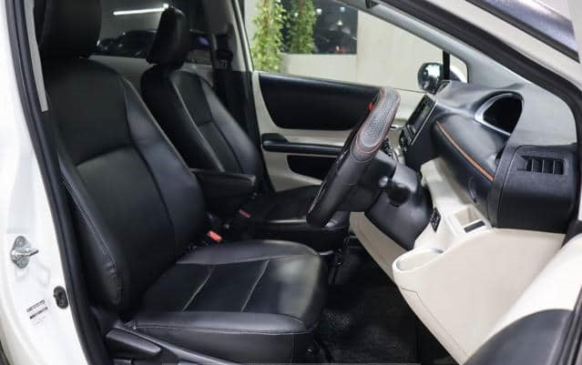 Toyota Sienta 2016 1.5 G-A Automática — 6 plazas