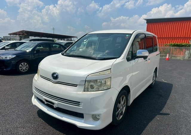 TOYOTA VOXY ZS 2009