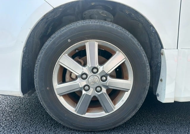 TOYOTA VOXY ZS 2009