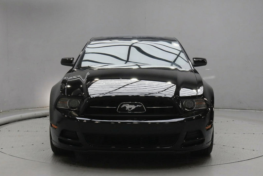 Ford Mustang 2013 automático – Motor 3.7 nafta, color negro
