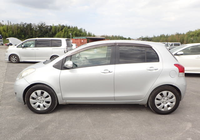 2009 TOYOTA VITZ