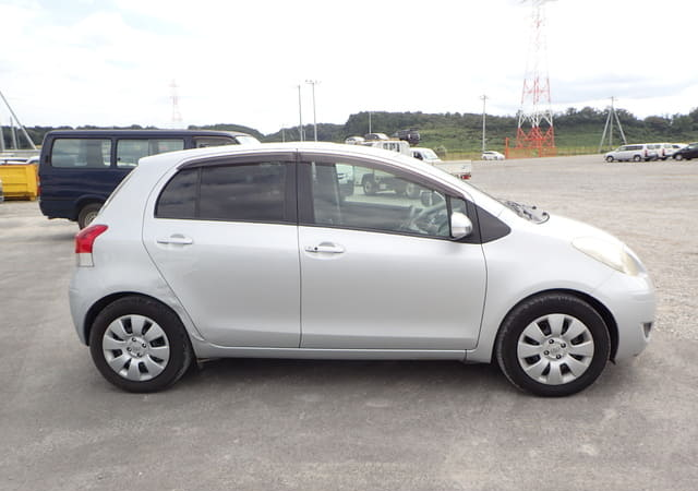 2009 TOYOTA VITZ