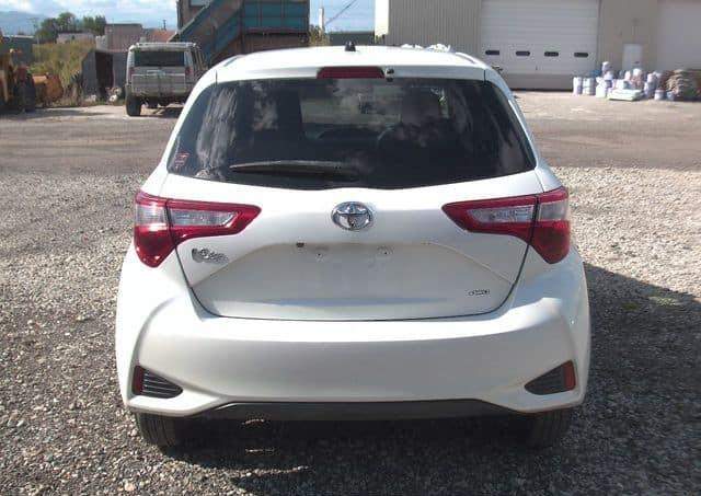 Toyota Vitz F 1.5 automático | Registro 2017